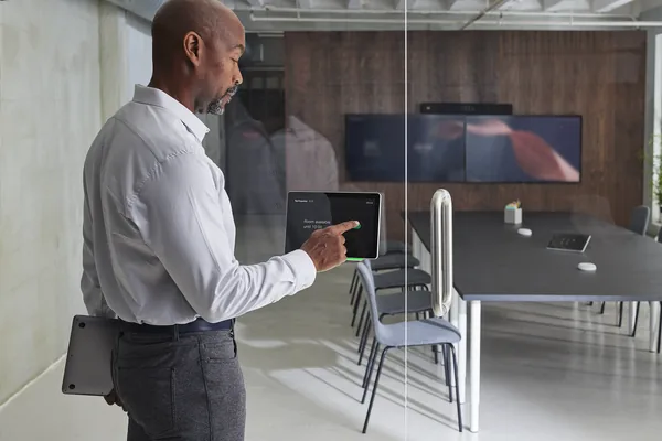 Smart Workspaces